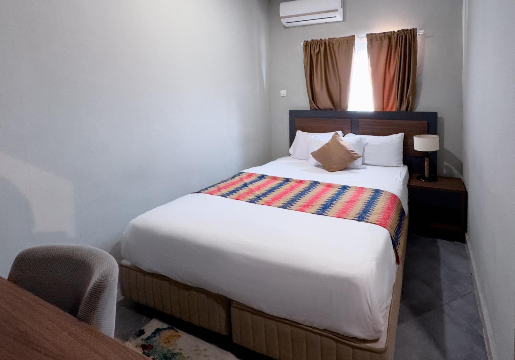 Euro Homes Hotel Accra Exterior photo