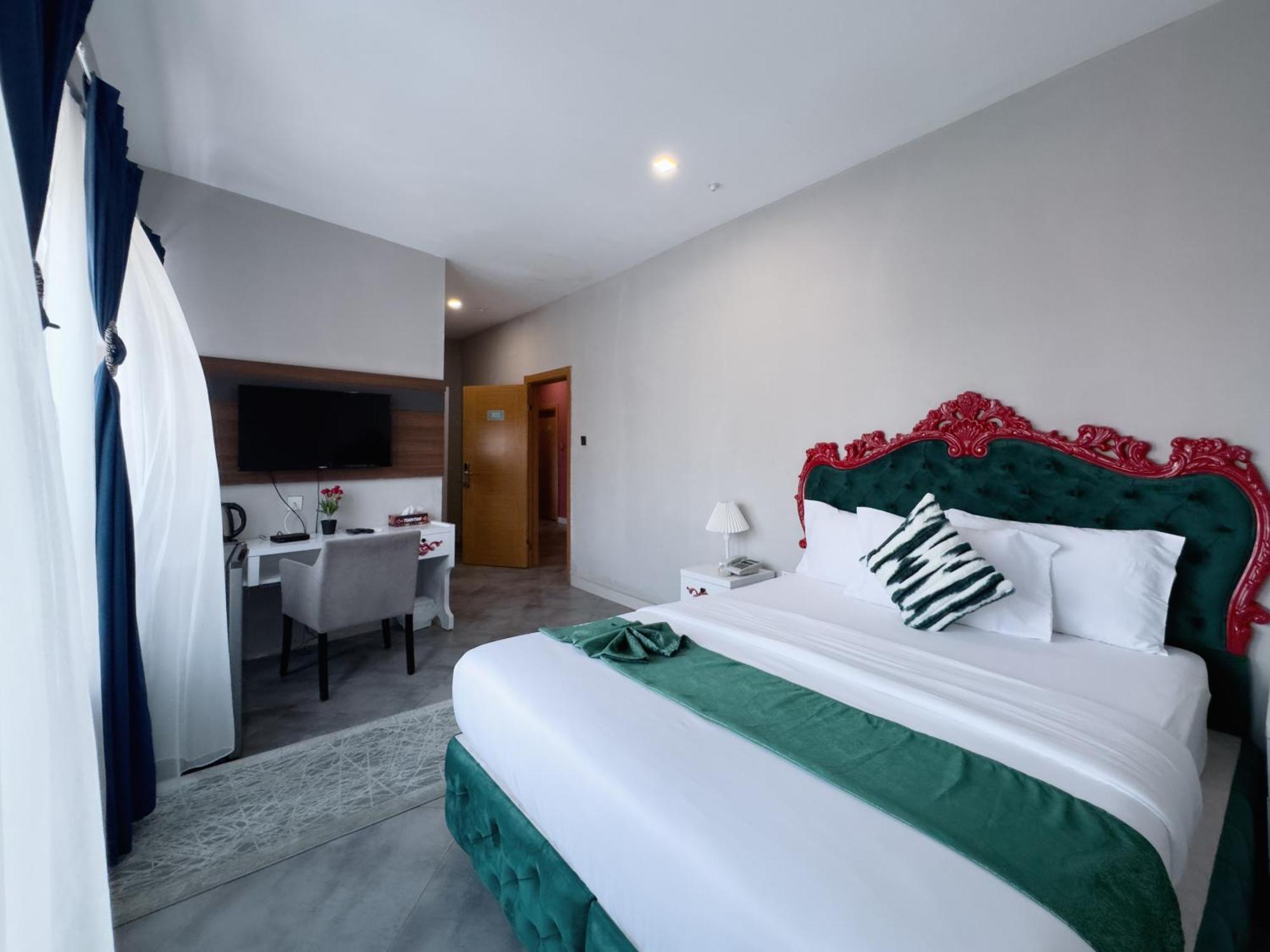 Euro Homes Hotel Accra Exterior photo