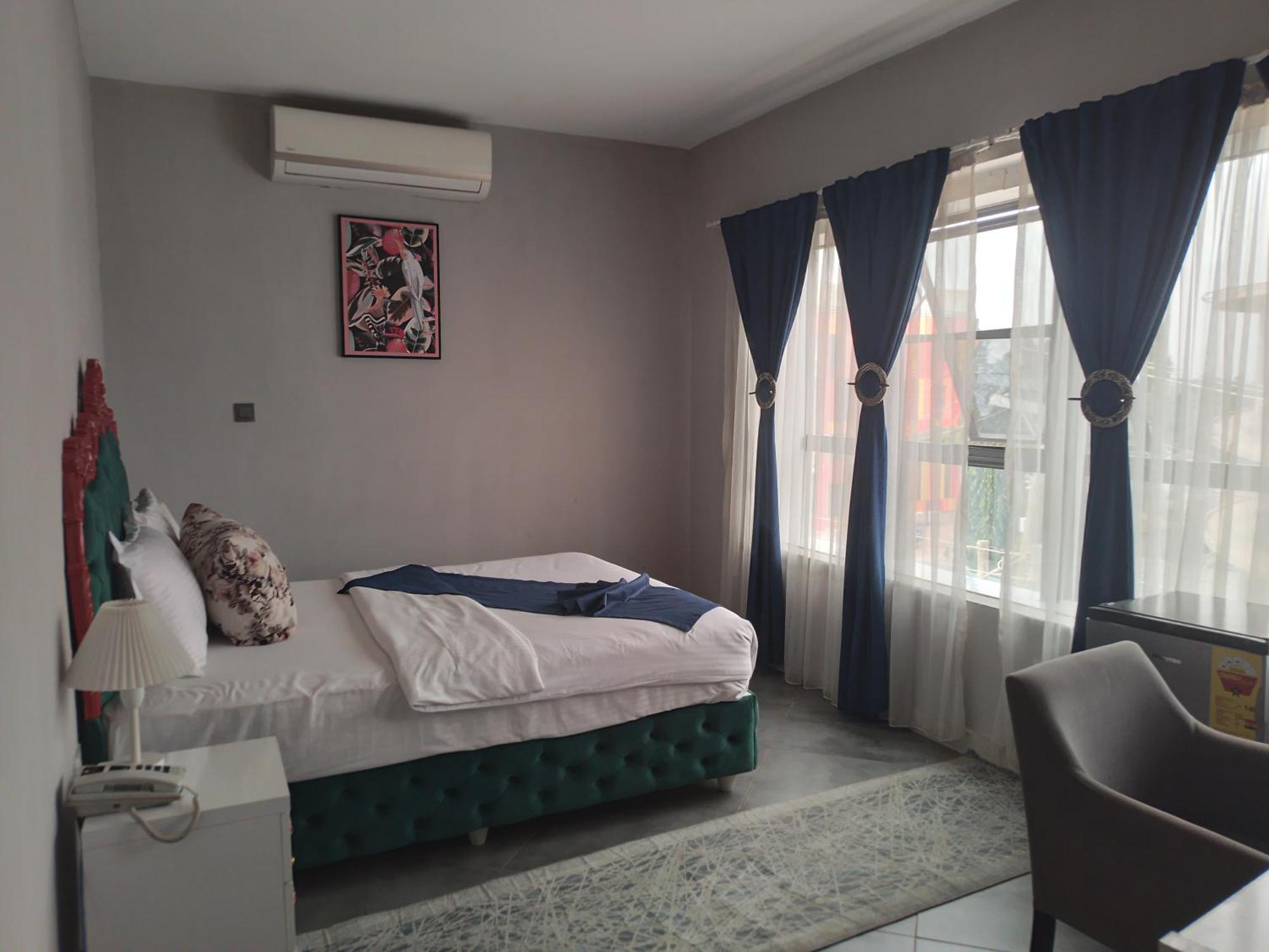 Euro Homes Hotel Accra Exterior photo